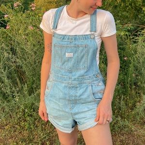 LEVI’S • Women's Vintage Shortalls